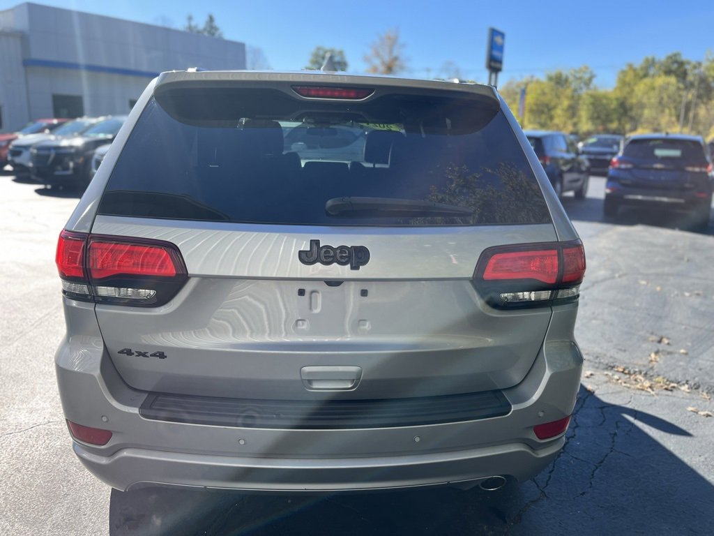 2021 Jeep Grand Cherokee Laredo X photo 3