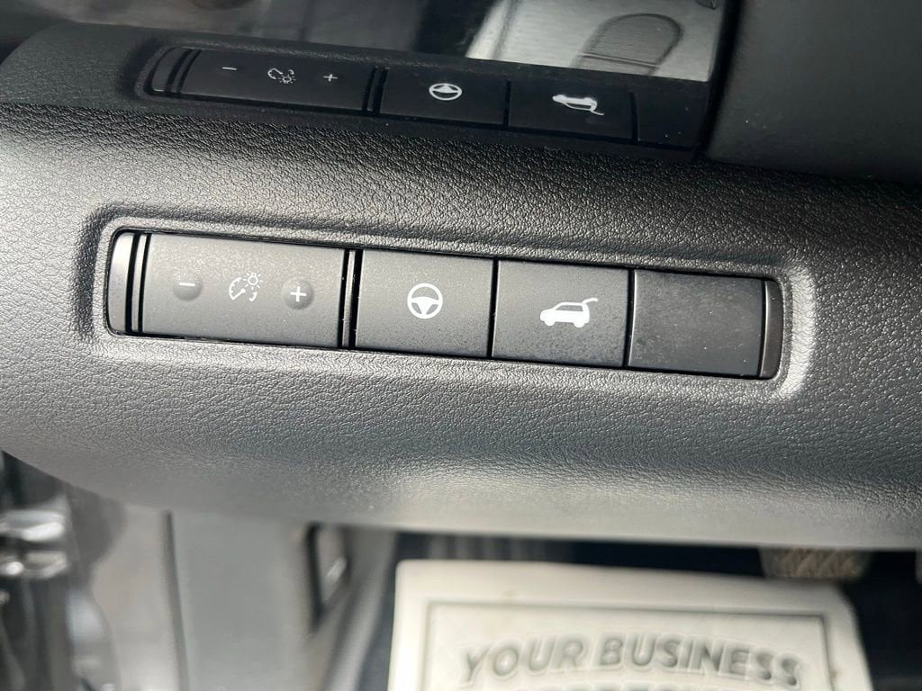 2025 Nissan Pathfinder SV - Photo 23