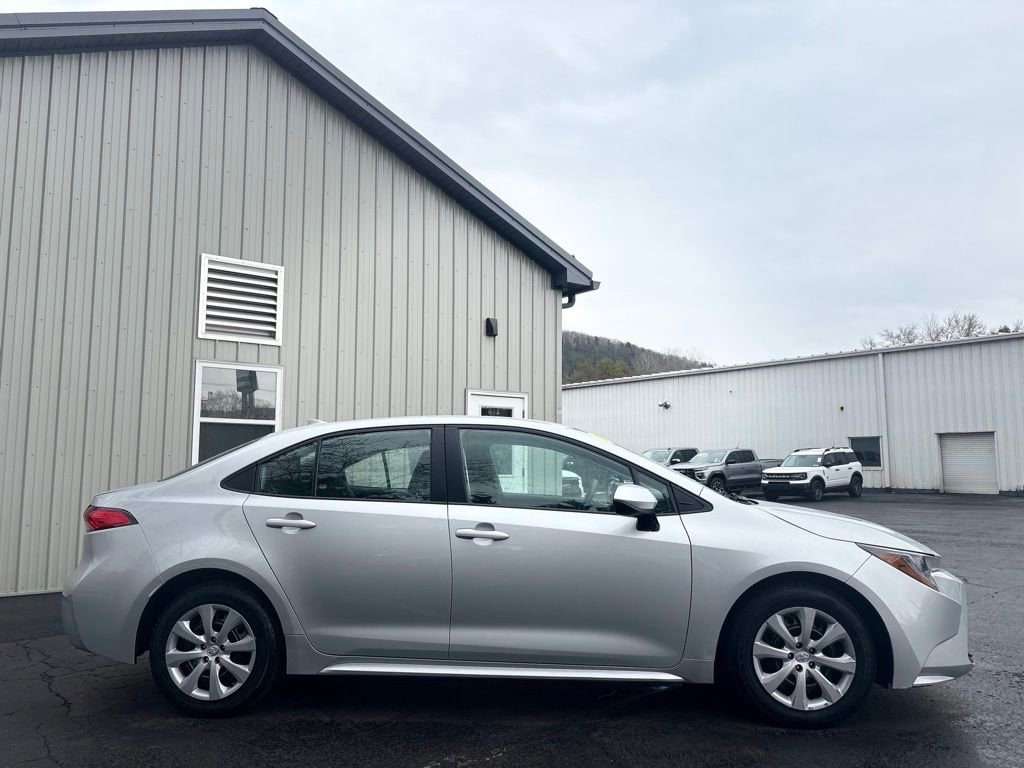 2024 Toyota Corolla LE - Photo 15