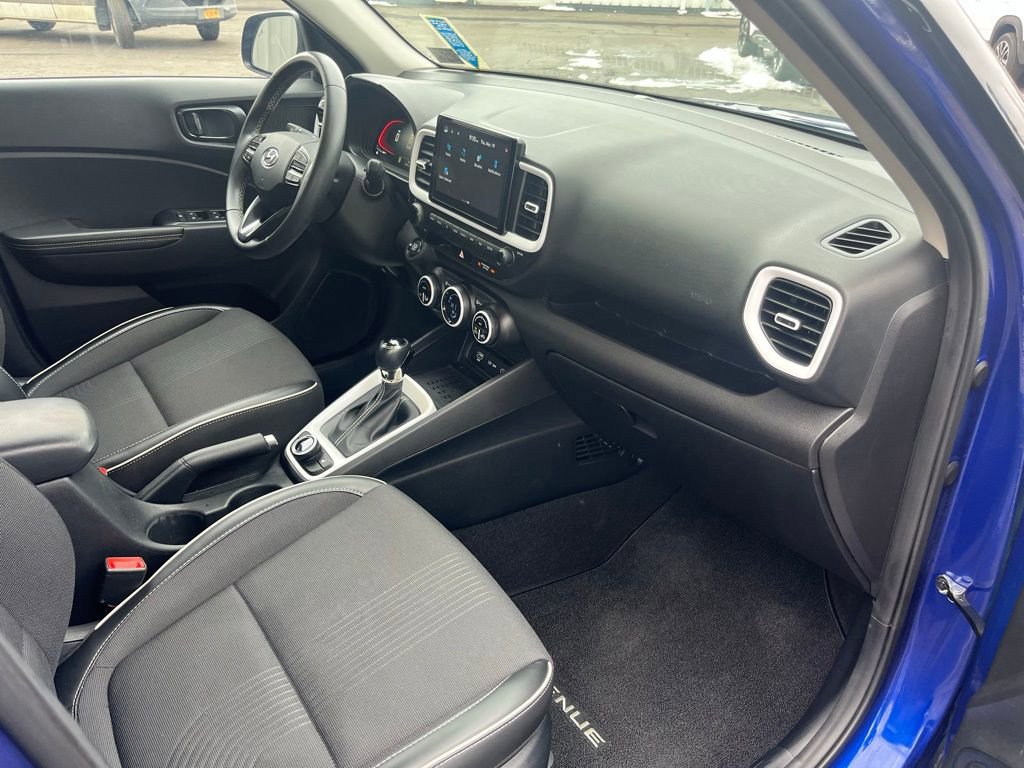 2023 Hyundai Venue Limited - Photo 33