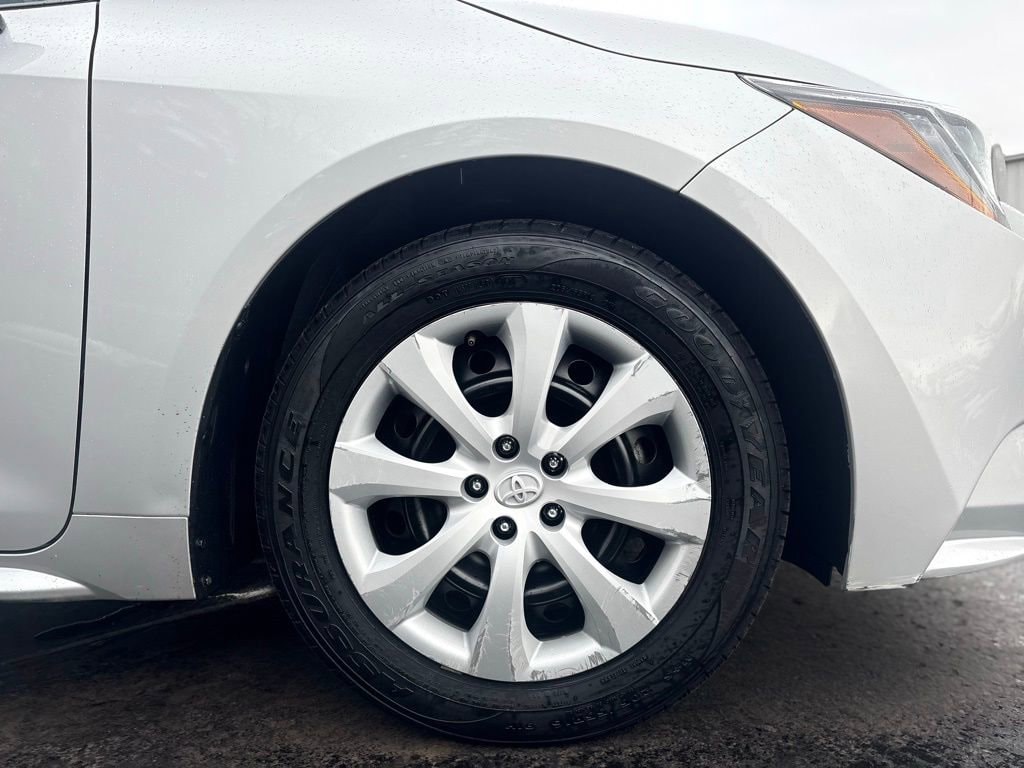 2024 Toyota Corolla LE - Photo 16