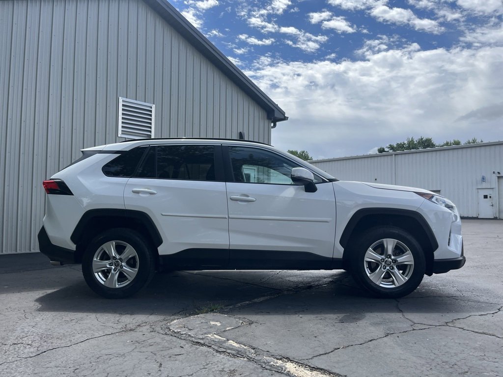 Used 2021 Toyota RAV4 XLE with VIN 2T3P1RFV8MW237033 for sale in Northfield, Minnesota