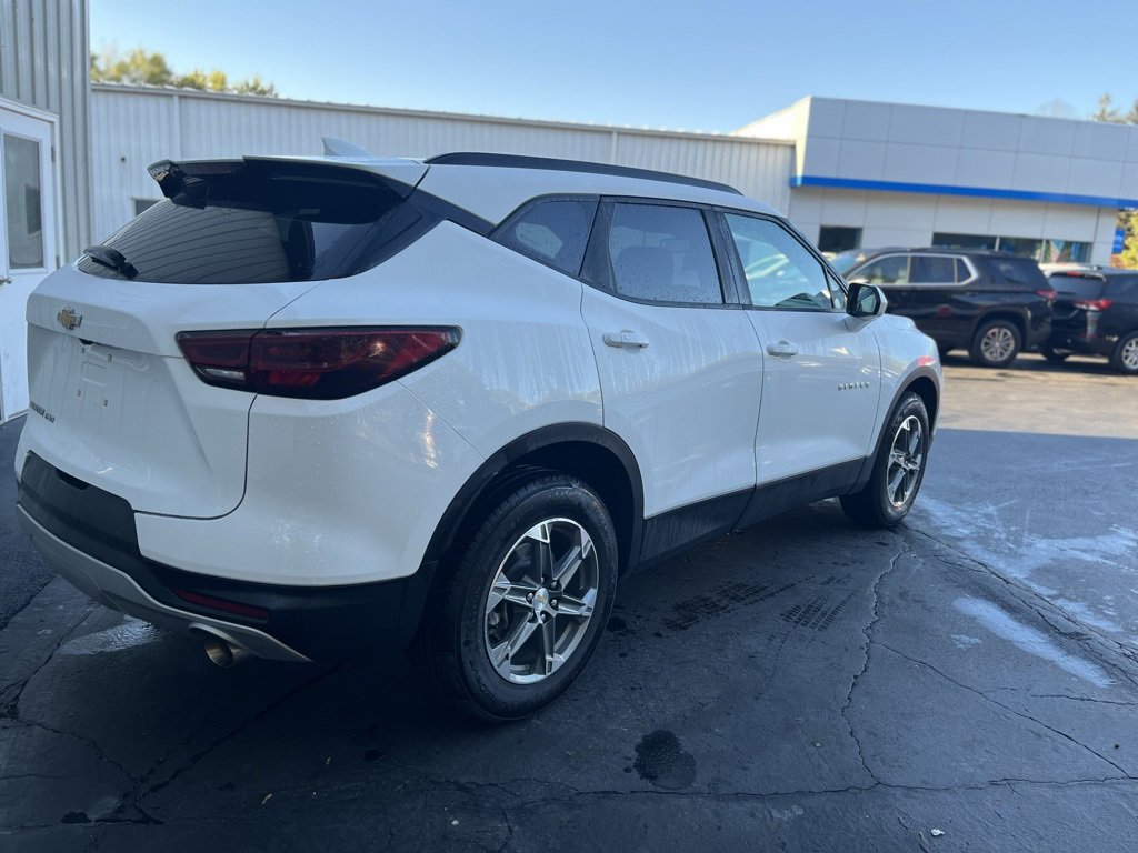 2023 Chevrolet Blazer 2LT photo 3