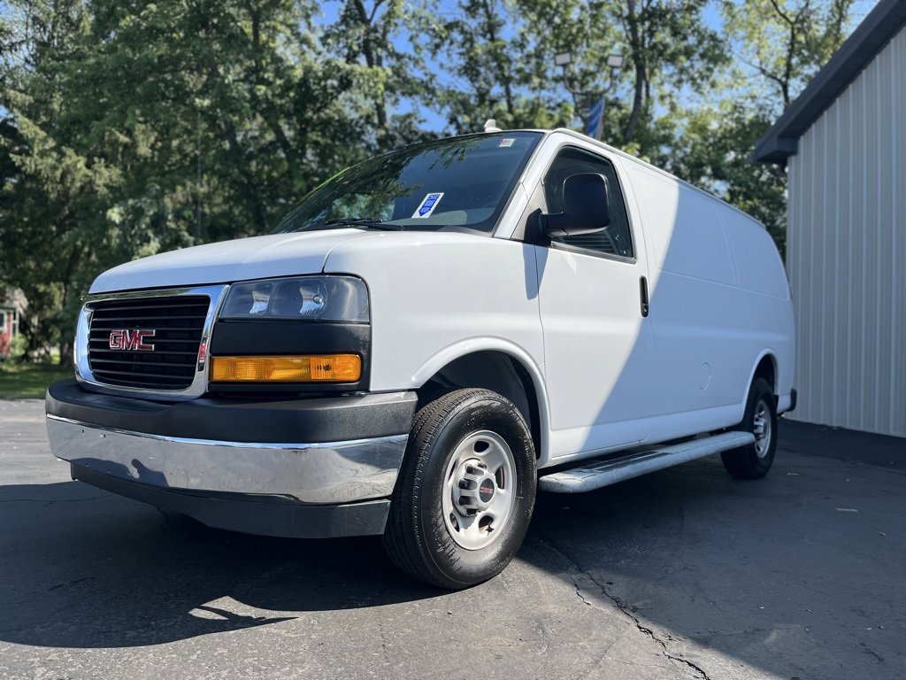 2023 Gmc Savana Cargo 2500 photo 3