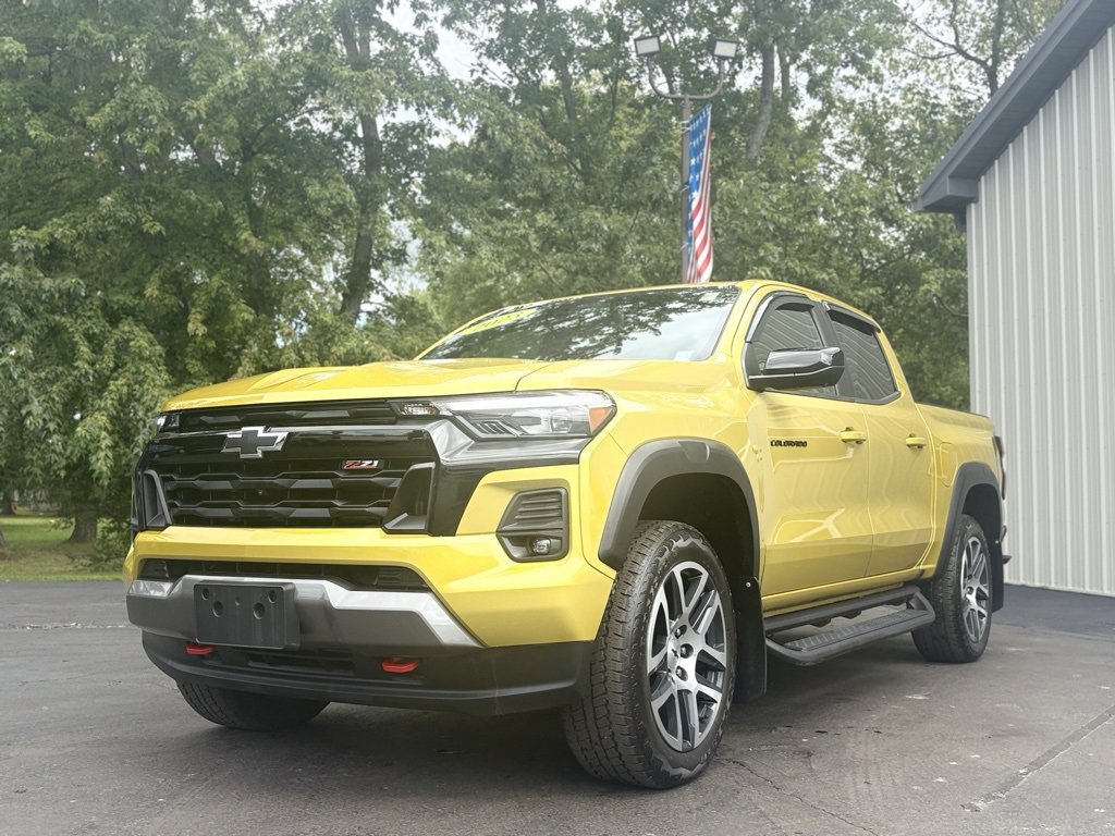 2023 Chevrolet Colorado Z71 photo 3