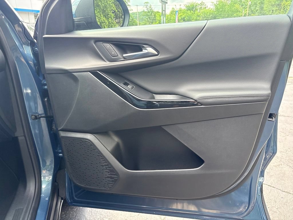 2027 Chevrolet Equinox LT - Photo 53