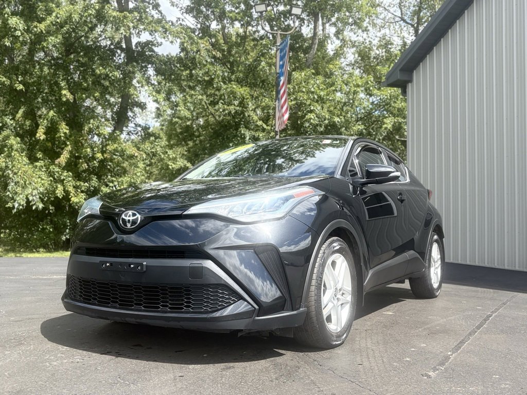 2021 Toyota C-HR LE photo 3