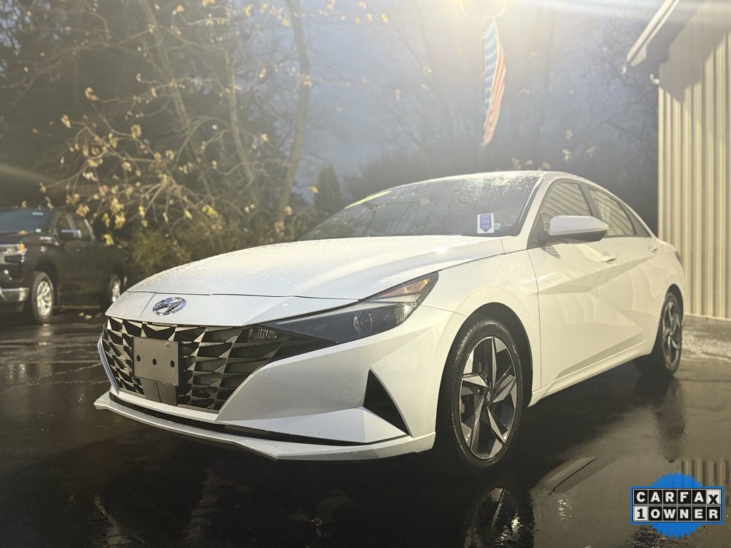 2023 Hyundai Elantra SEL Convenience photo 2