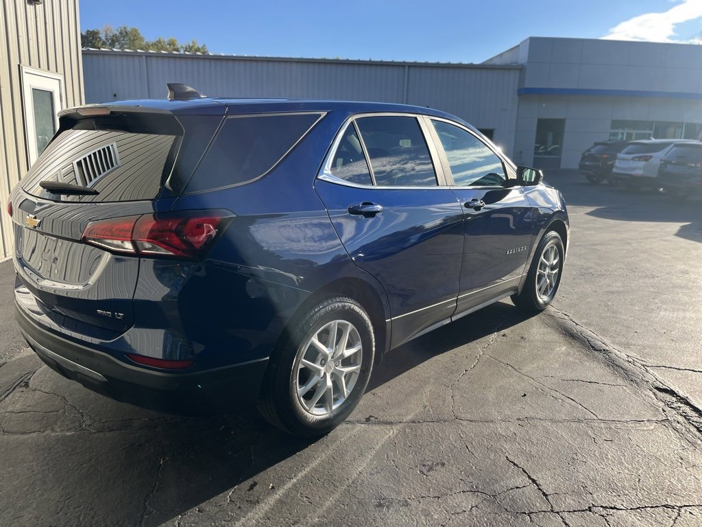 2022 Chevrolet Equinox LT photo 3