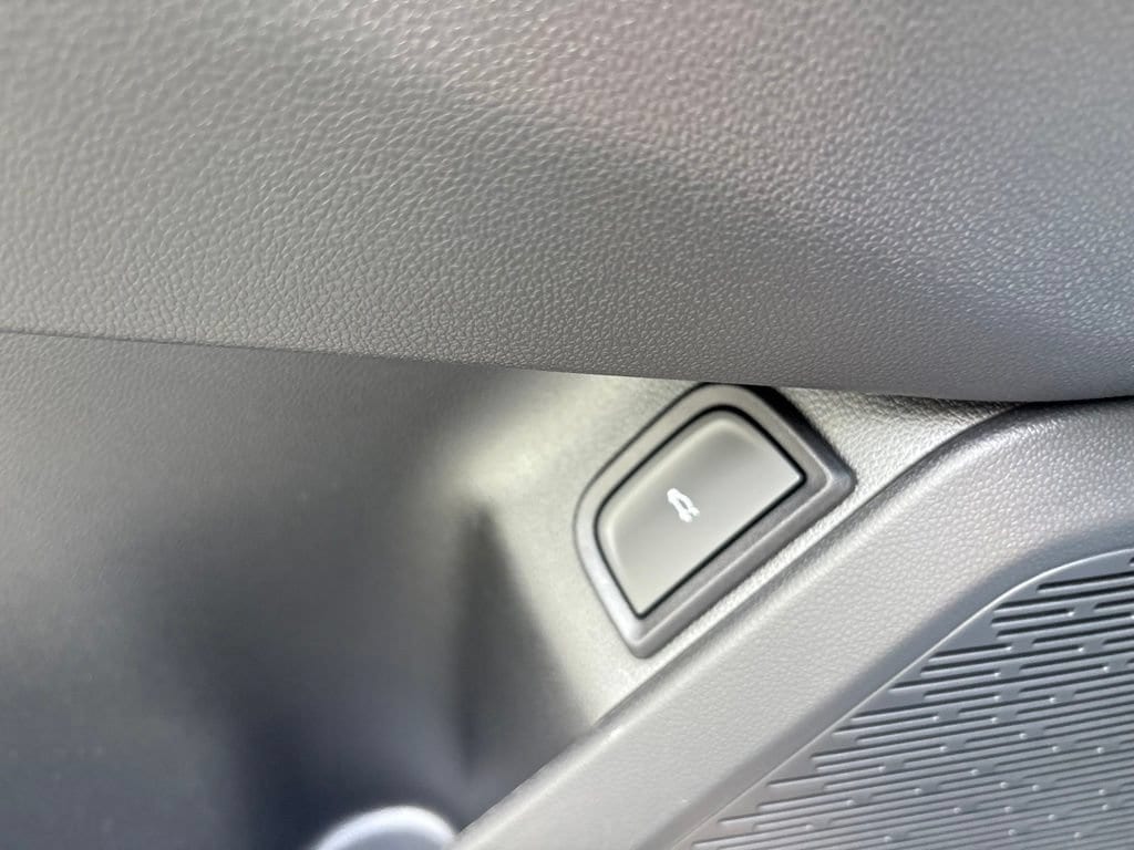 2027 Chevrolet Equinox LT - Photo 38
