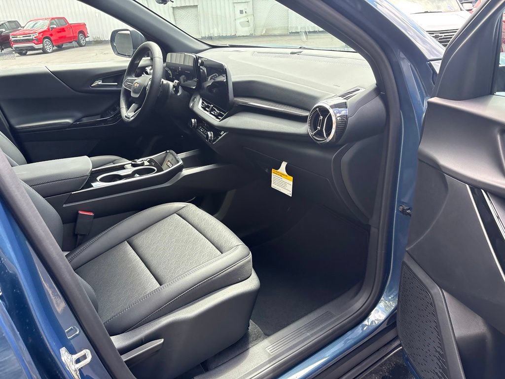2027 Chevrolet Equinox LT - Photo 52