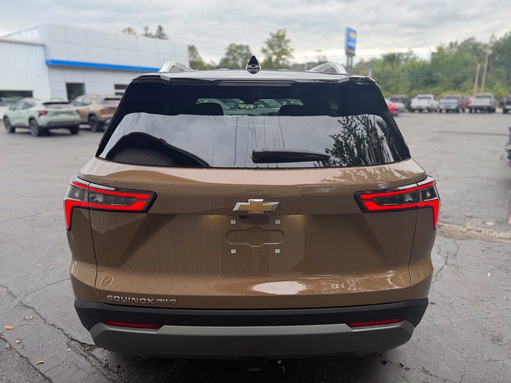 2027 Chevrolet Equinox LT - Photo 11