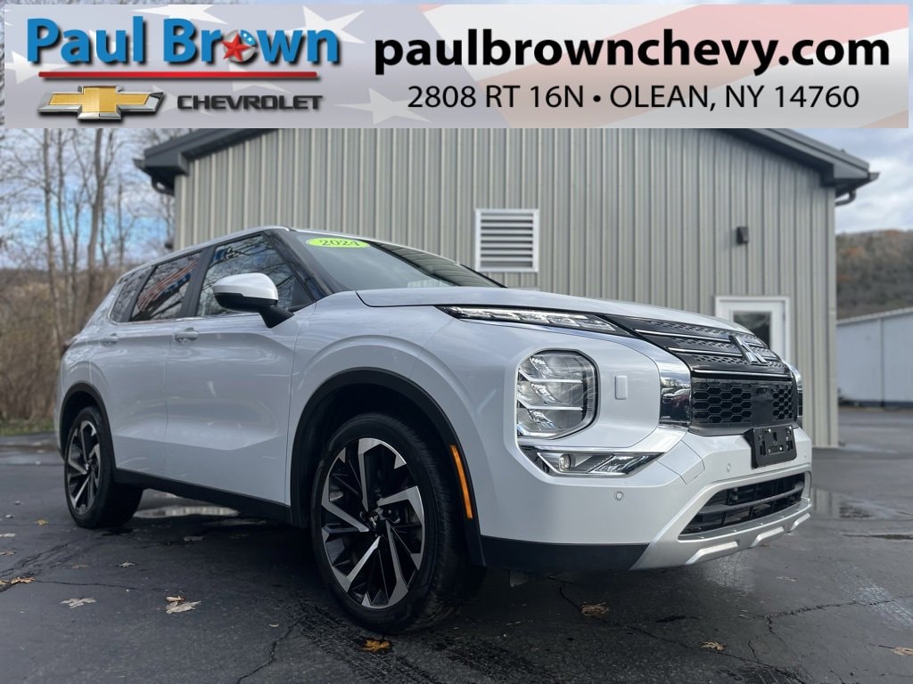 2024 Mitsubishi Outlander SE's photo