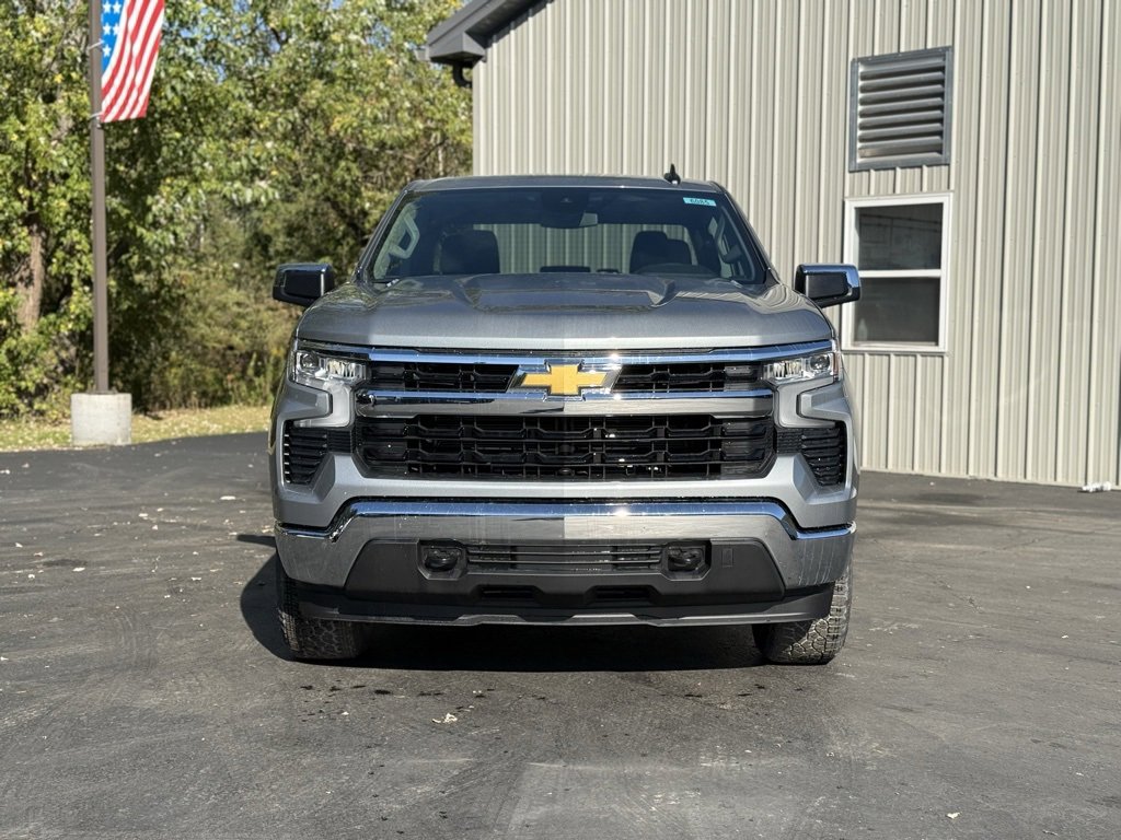 2026 Chevrolet Silverado 1500 LT photo 2