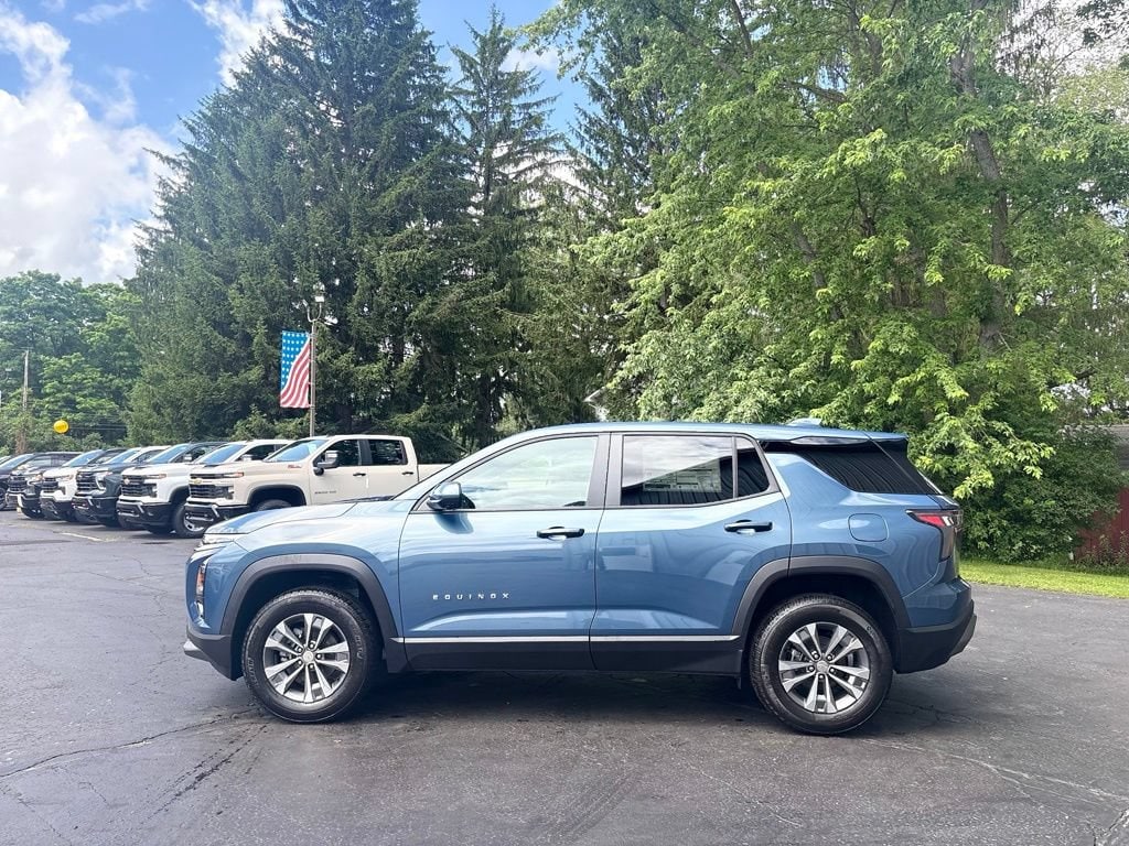 2027 Chevrolet Equinox LT - Photo 10