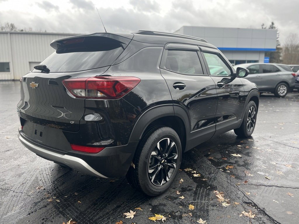 2023 Chevrolet Trailblazer LT photo 3