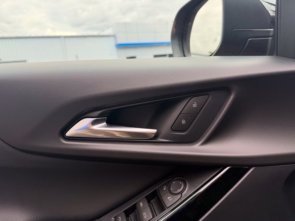 2027 Chevrolet Equinox LT - Photo 38
