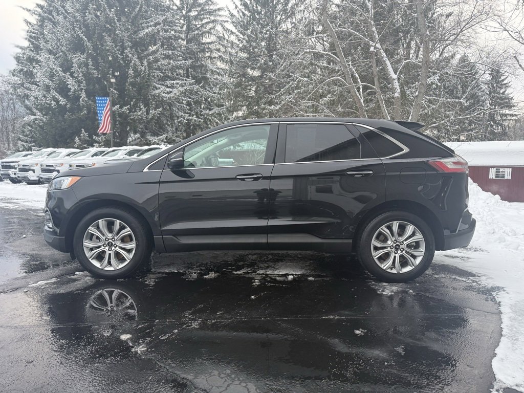 2024 Ford Edge Titanium photo 3