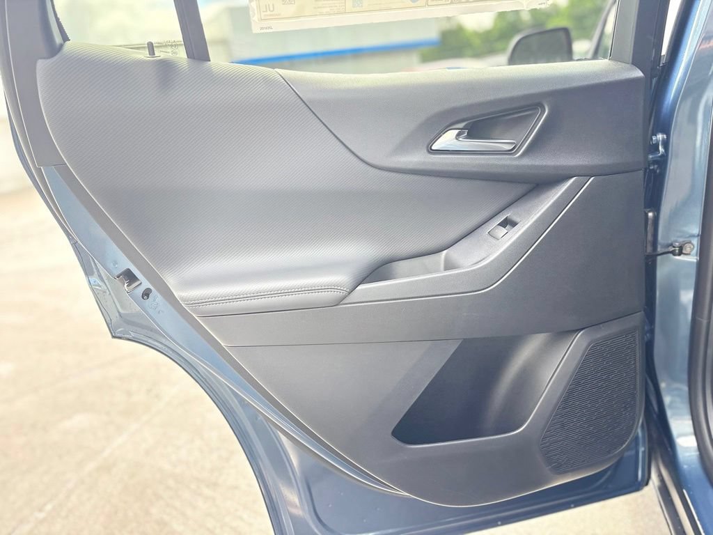 2027 Chevrolet Equinox LT - Photo 43