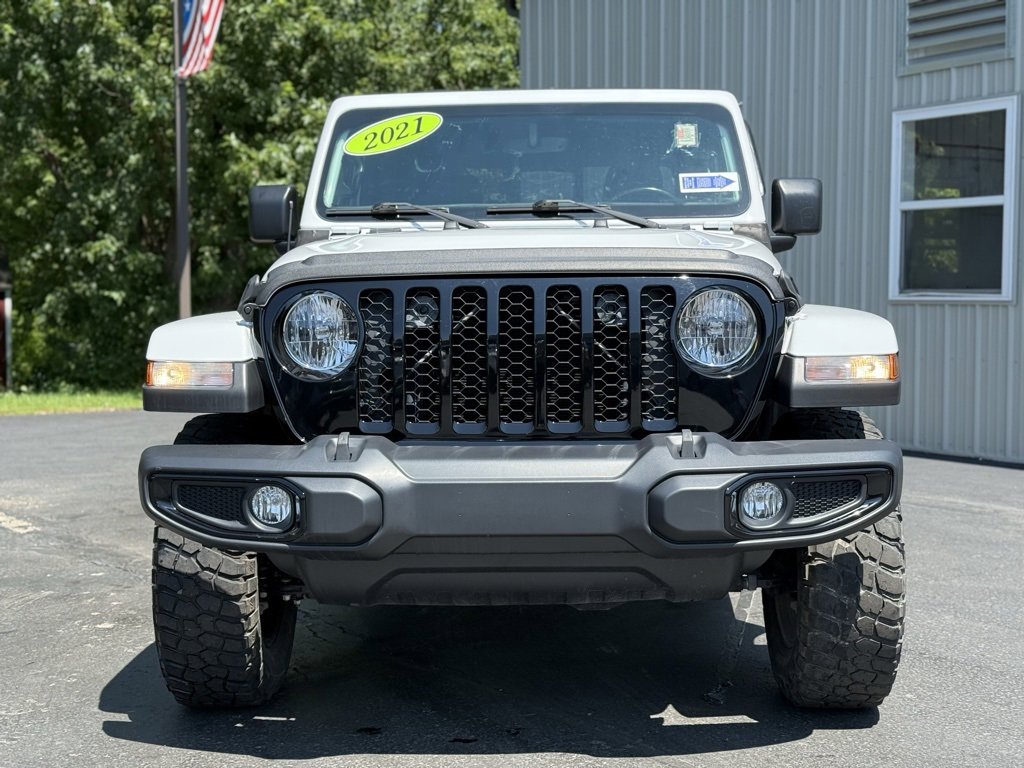 2021 Jeep Gladiator Willys photo 2
