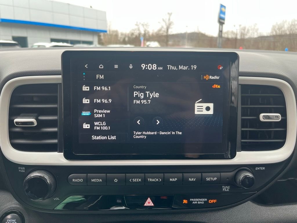 2023 Hyundai Venue Limited - Photo 22