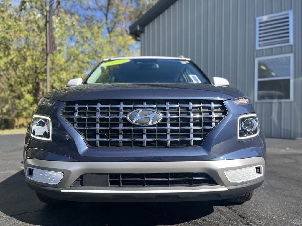 Used 2023 Hyundai Venue Limited SUV