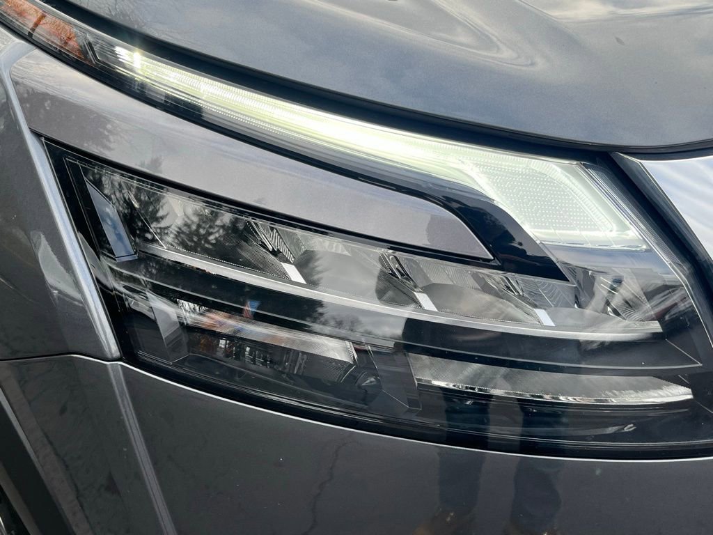 2025 Nissan Pathfinder SV - Photo 8