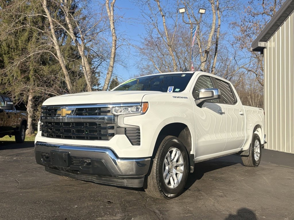 2023 Chevrolet Silverado 1500 LT photo 3