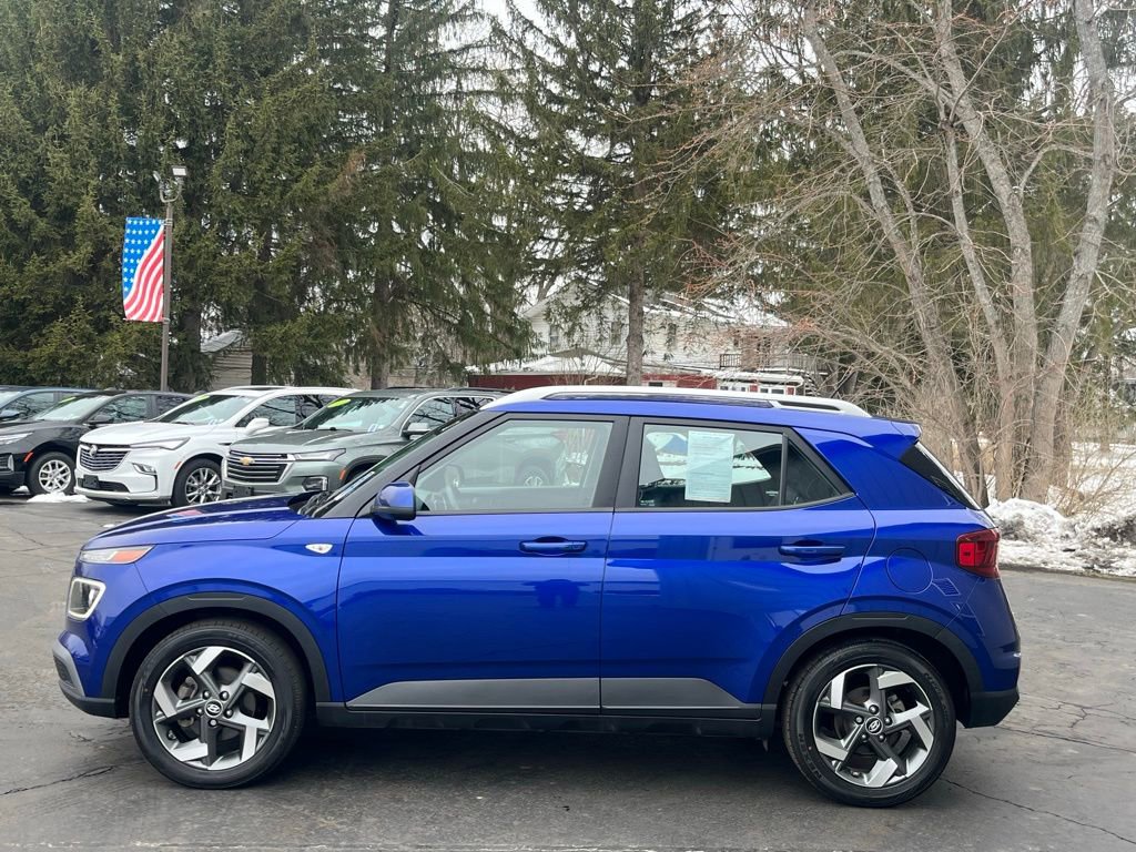 2023 Hyundai Venue Limited - Photo 7