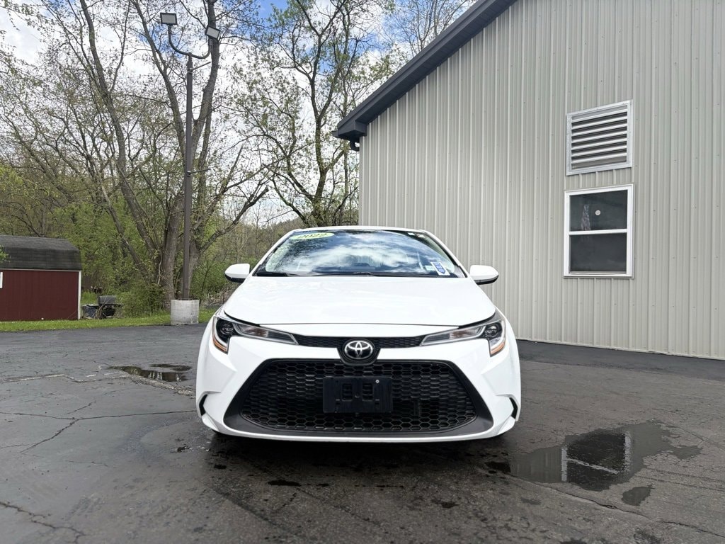 Used 2022 Toyota Corolla LE with VIN 5YFEPMAE2NP343196 for sale in Olean, NY