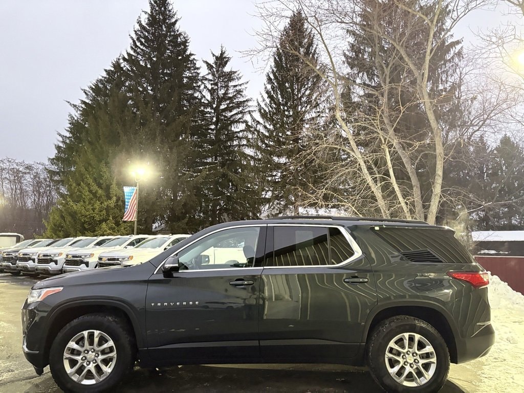 Used 2020 Chevrolet Traverse LT Cloth SUV