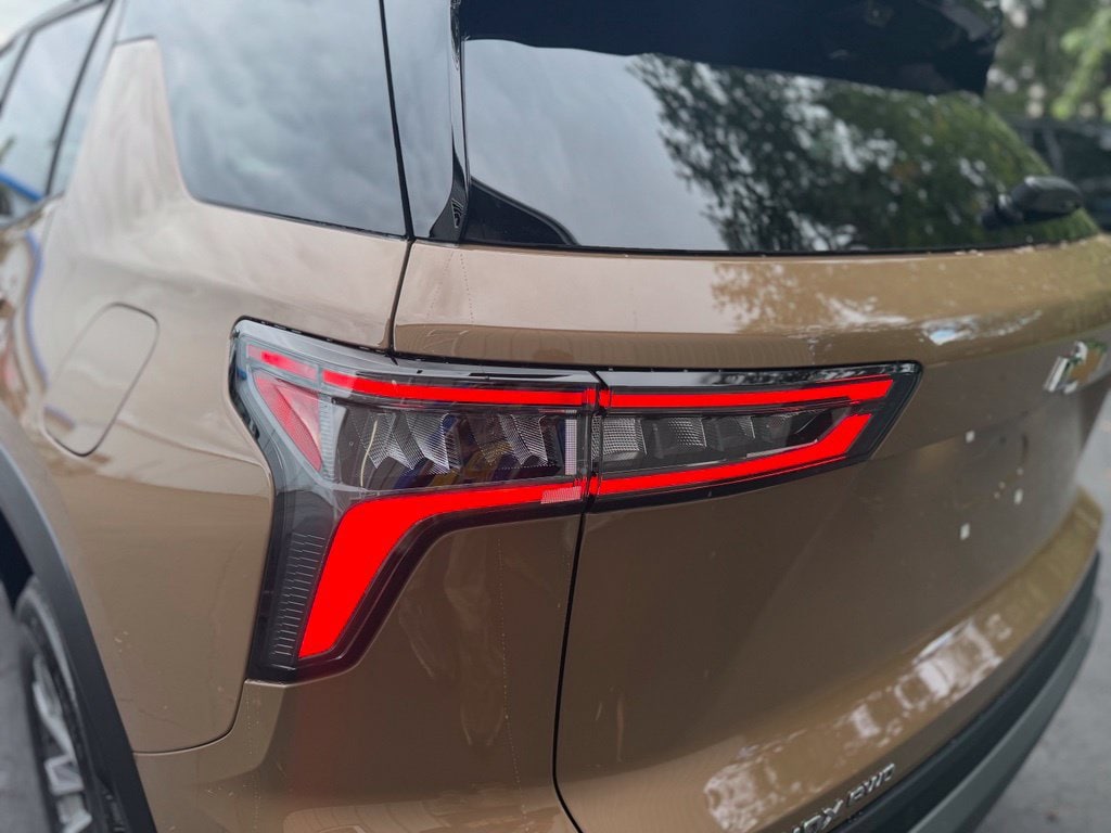 2027 Chevrolet Equinox LT - Photo 17