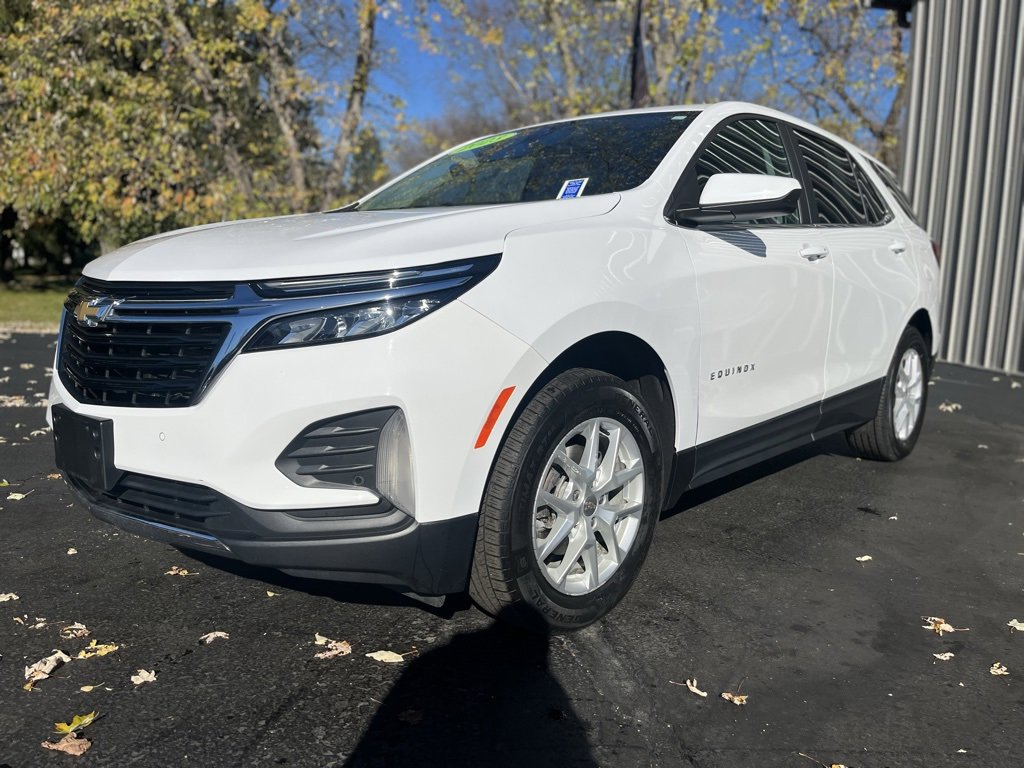 2023 Chevrolet Equinox LT photo 2