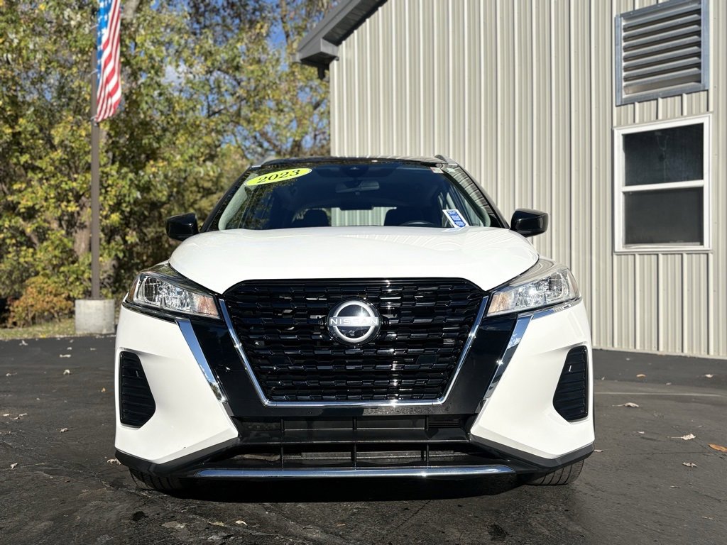 2023 Nissan Kicks SV photo 2