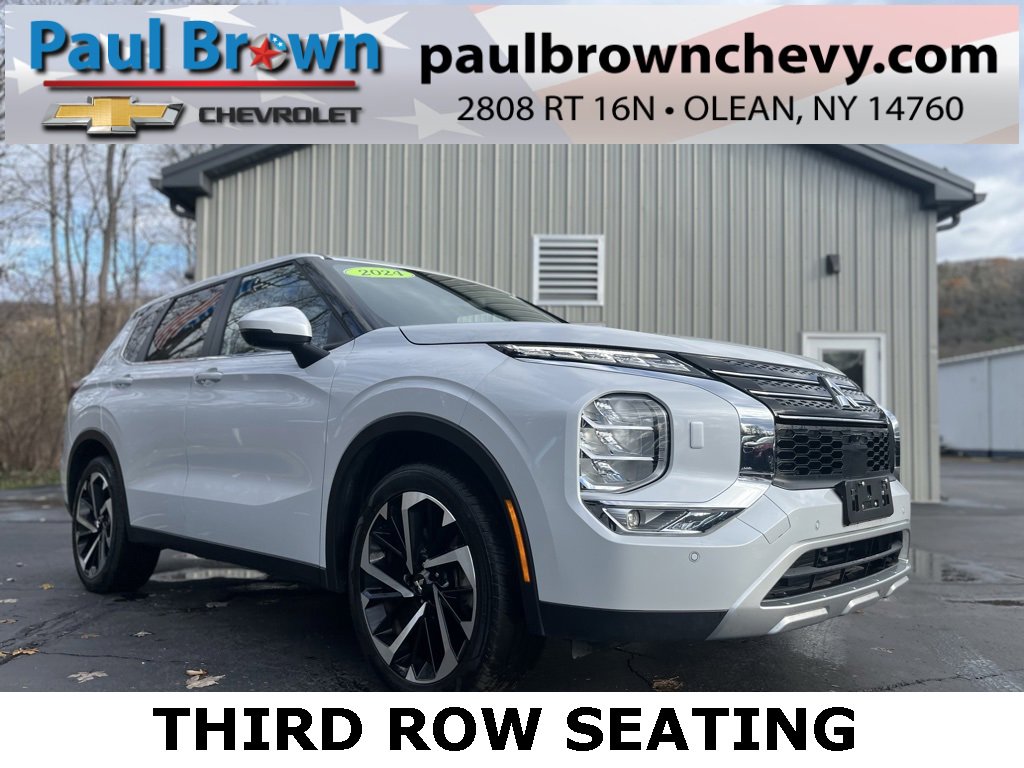 2024 Mitsubishi Outlander SE's photo