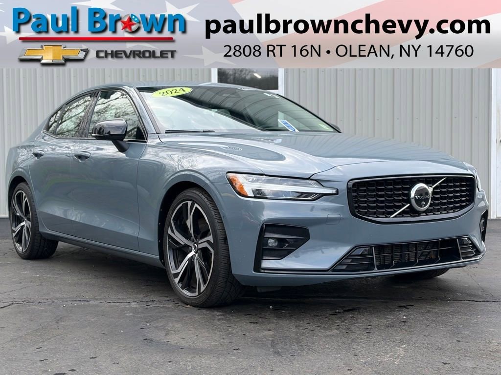 2024 Volvo S60 B5 Plus Dark Theme's photo