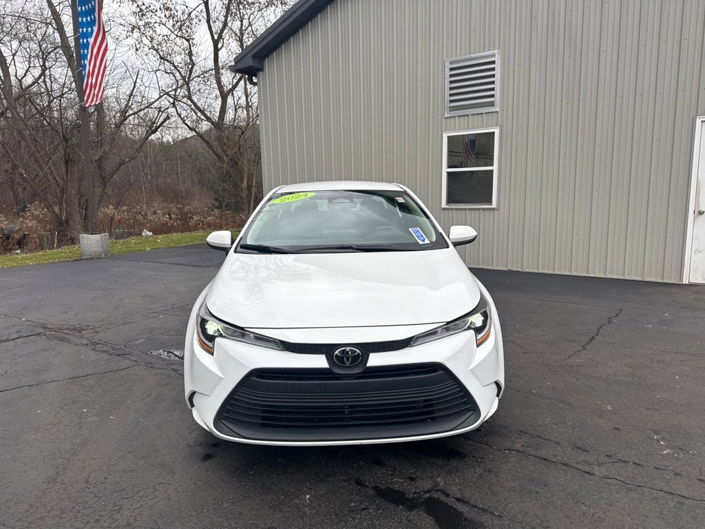 2024 Toyota Corolla LE photo 2