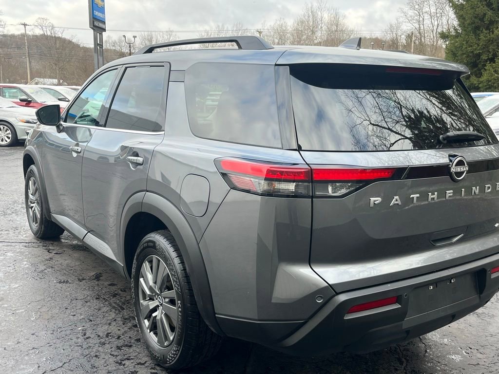 2025 Nissan Pathfinder SV - Photo 6