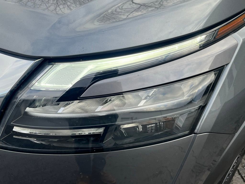 2025 Nissan Pathfinder SV - Photo 9