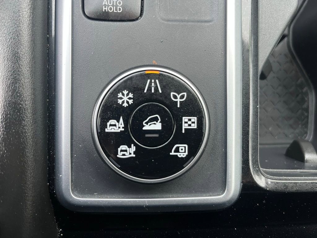 2025 Nissan Pathfinder SV - Photo 22