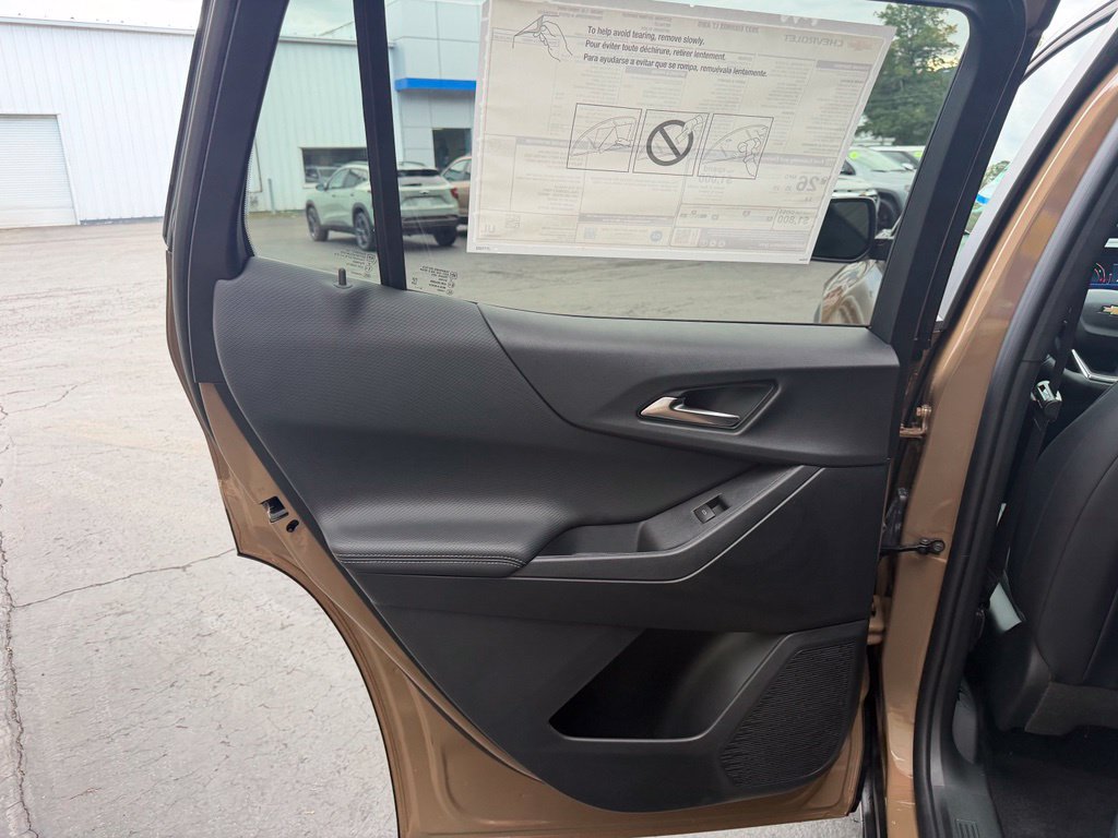 2027 Chevrolet Equinox LT - Photo 43