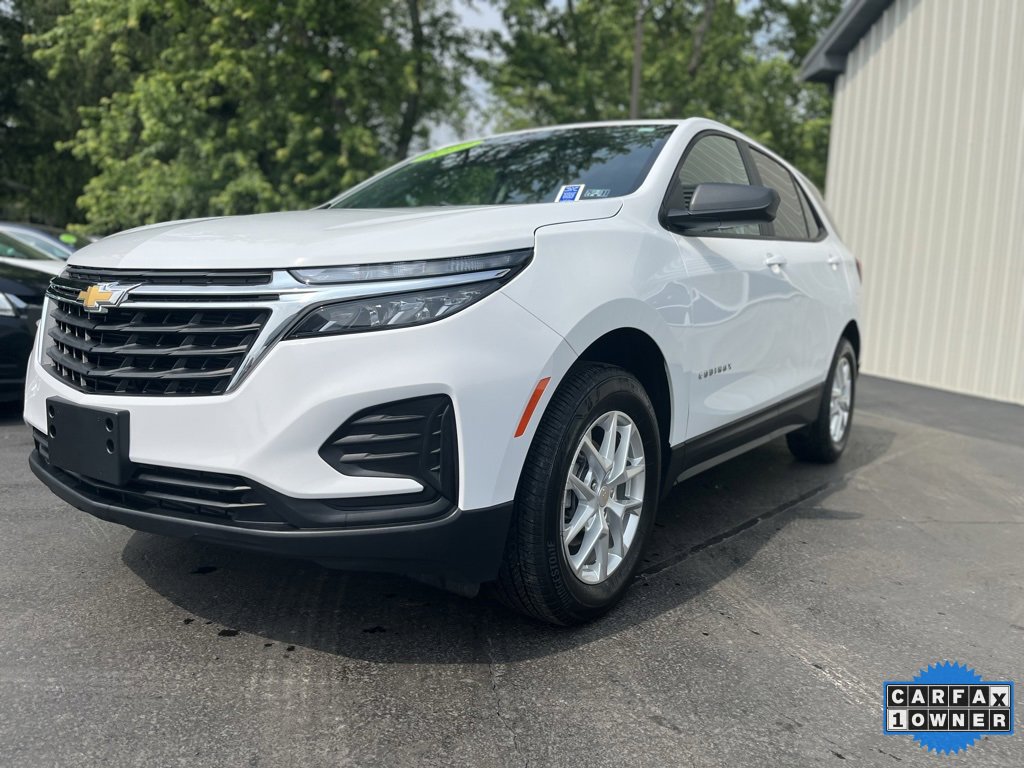 2022 Chevrolet Equinox LS photo 3