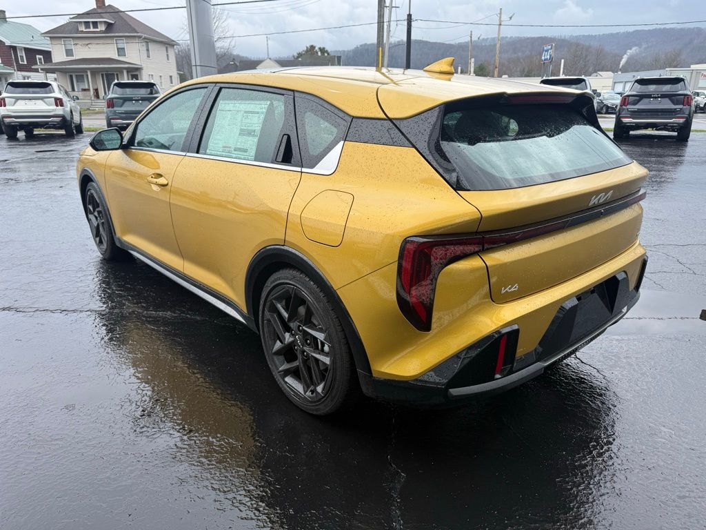 2026 Kia K4 GT-Line Turbo - Photo 9