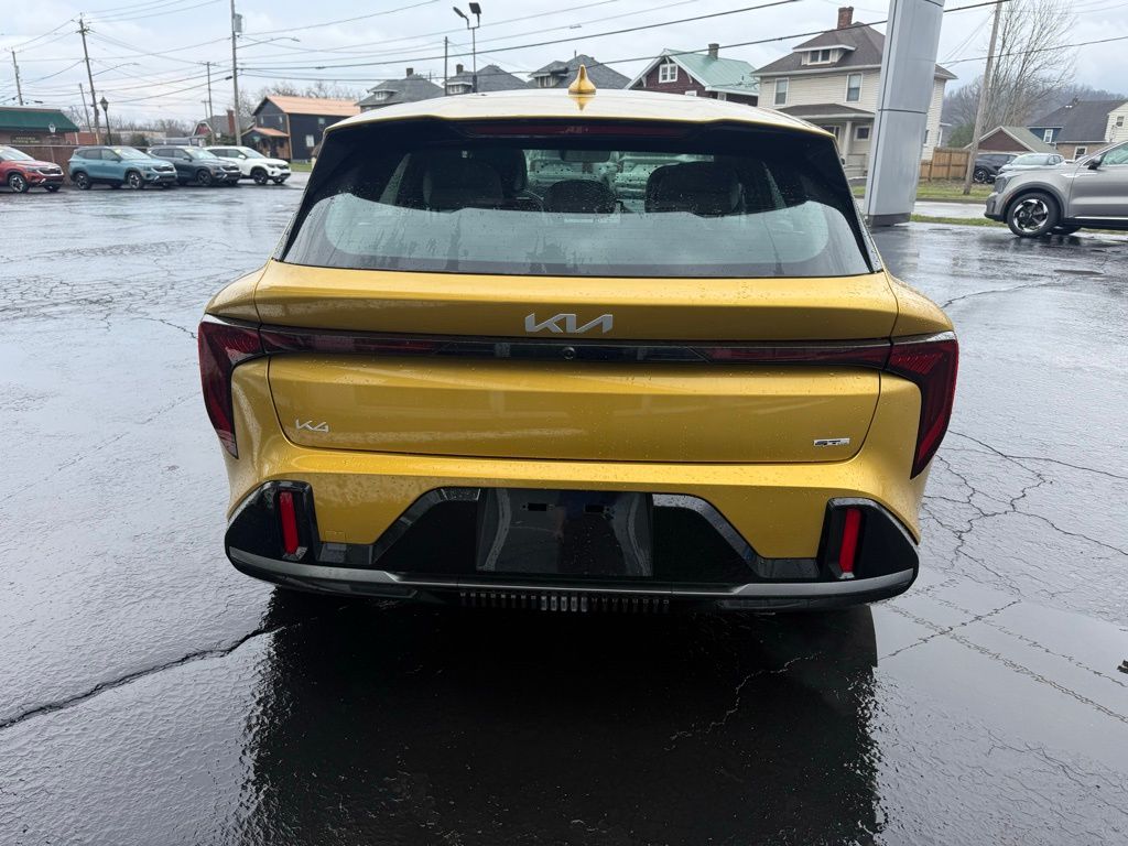 2026 Kia K4 GT-Line Turbo - Photo 8
