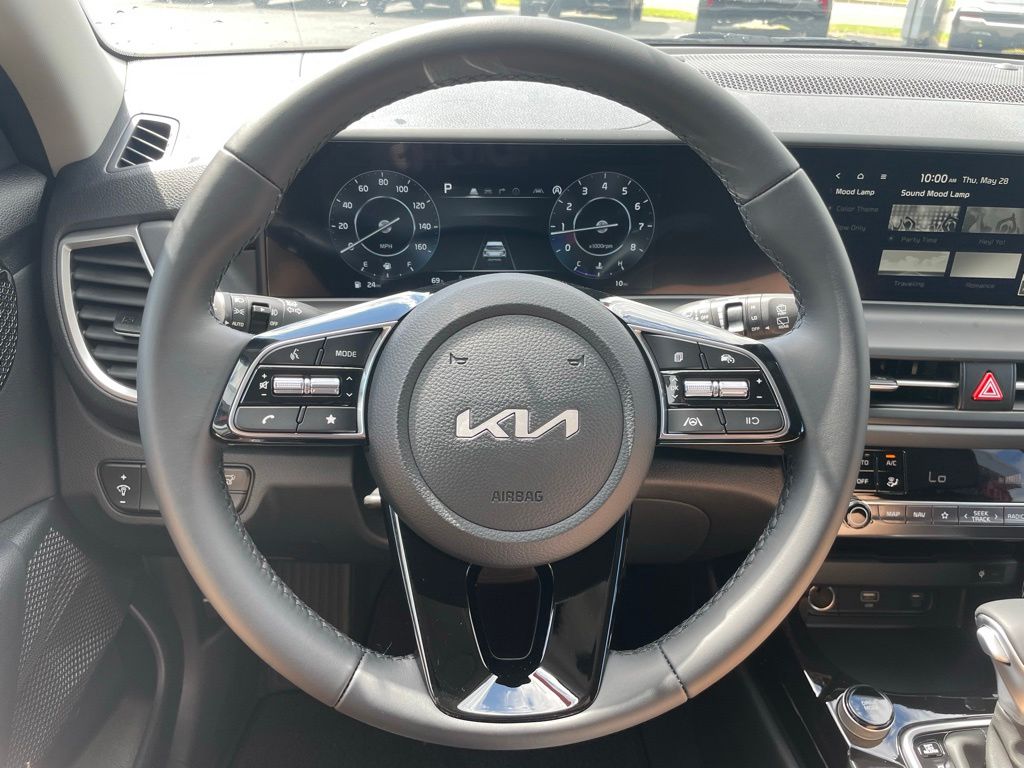2026 Kia Seltos EX - Photo 9
