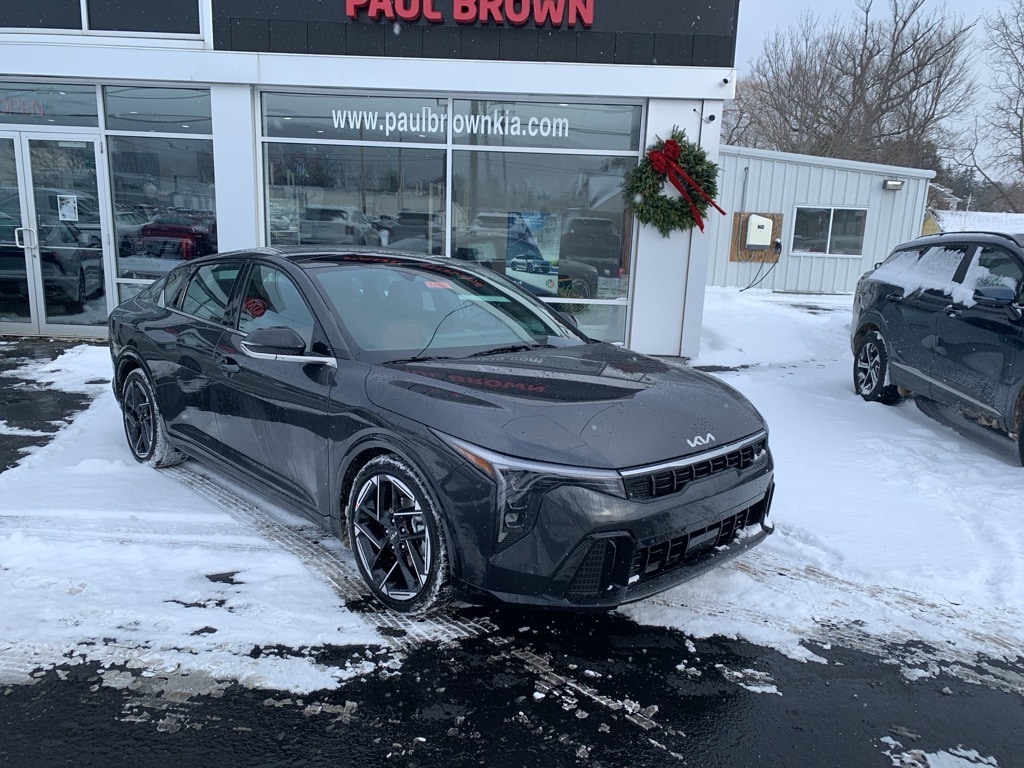 2025 Kia K4 GT-Line's photo