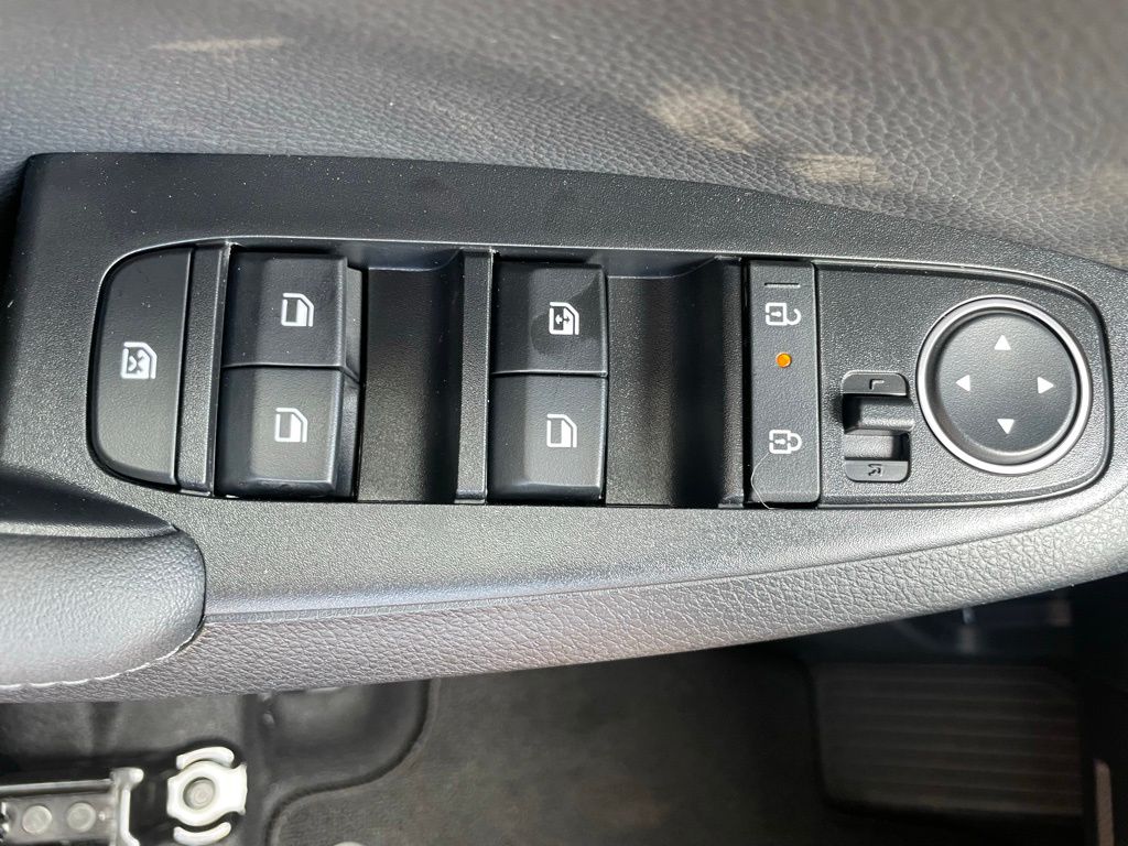2026 Kia Seltos EX - Photo 16