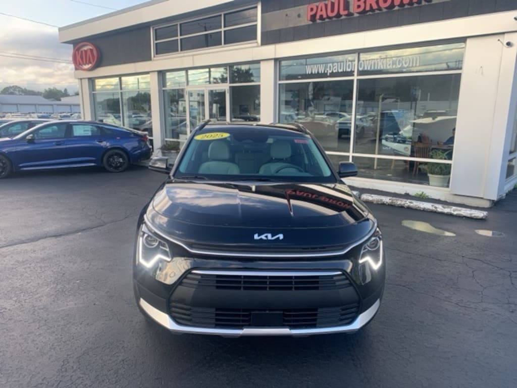 New 2025 Kia Niro EX SUV