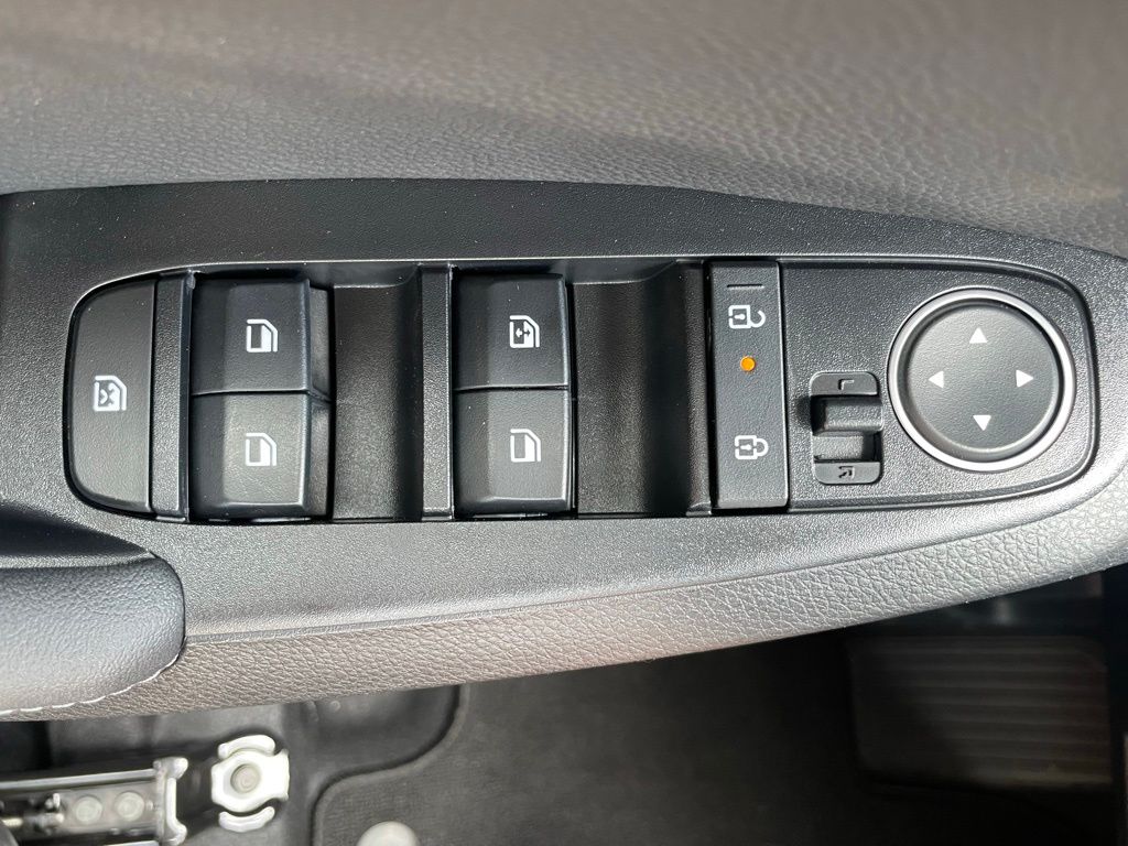 2026 Kia Seltos EX - Photo 18