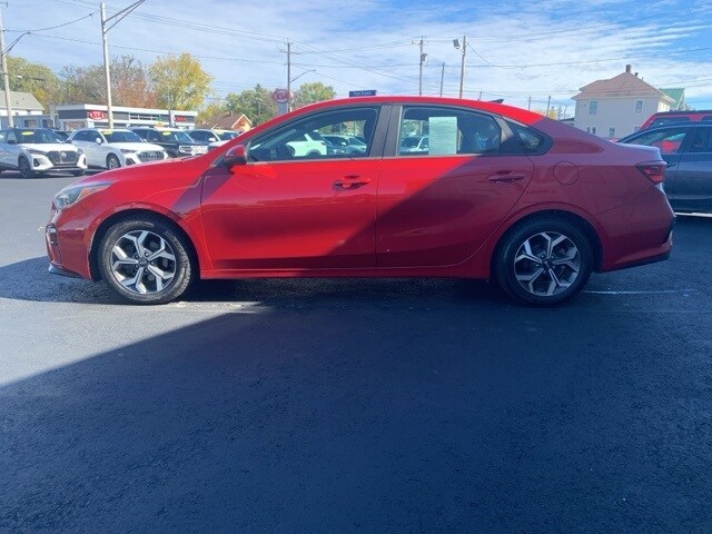 2019 Kia Forte LXS photo 2